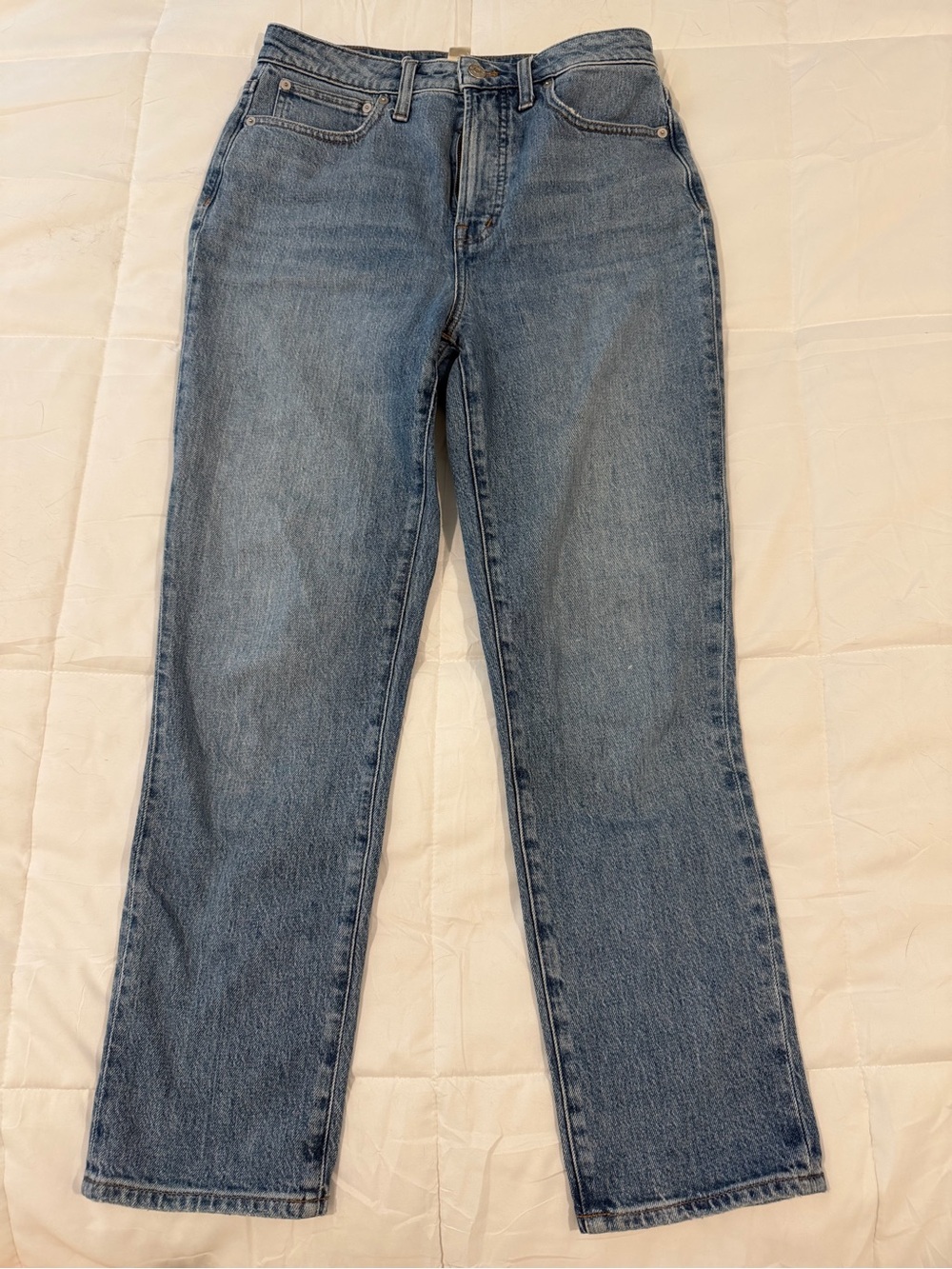 Madewell Women’s The Curvy Perfect Vintage Jean. Straight Leg Med Wash.  Size 28
